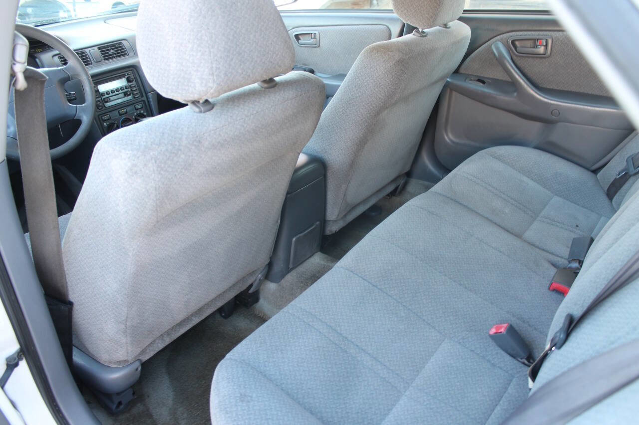 2001 Toyota Camry LE