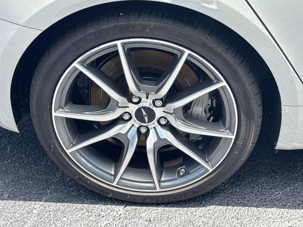 2025 Genesis G70 2.5T