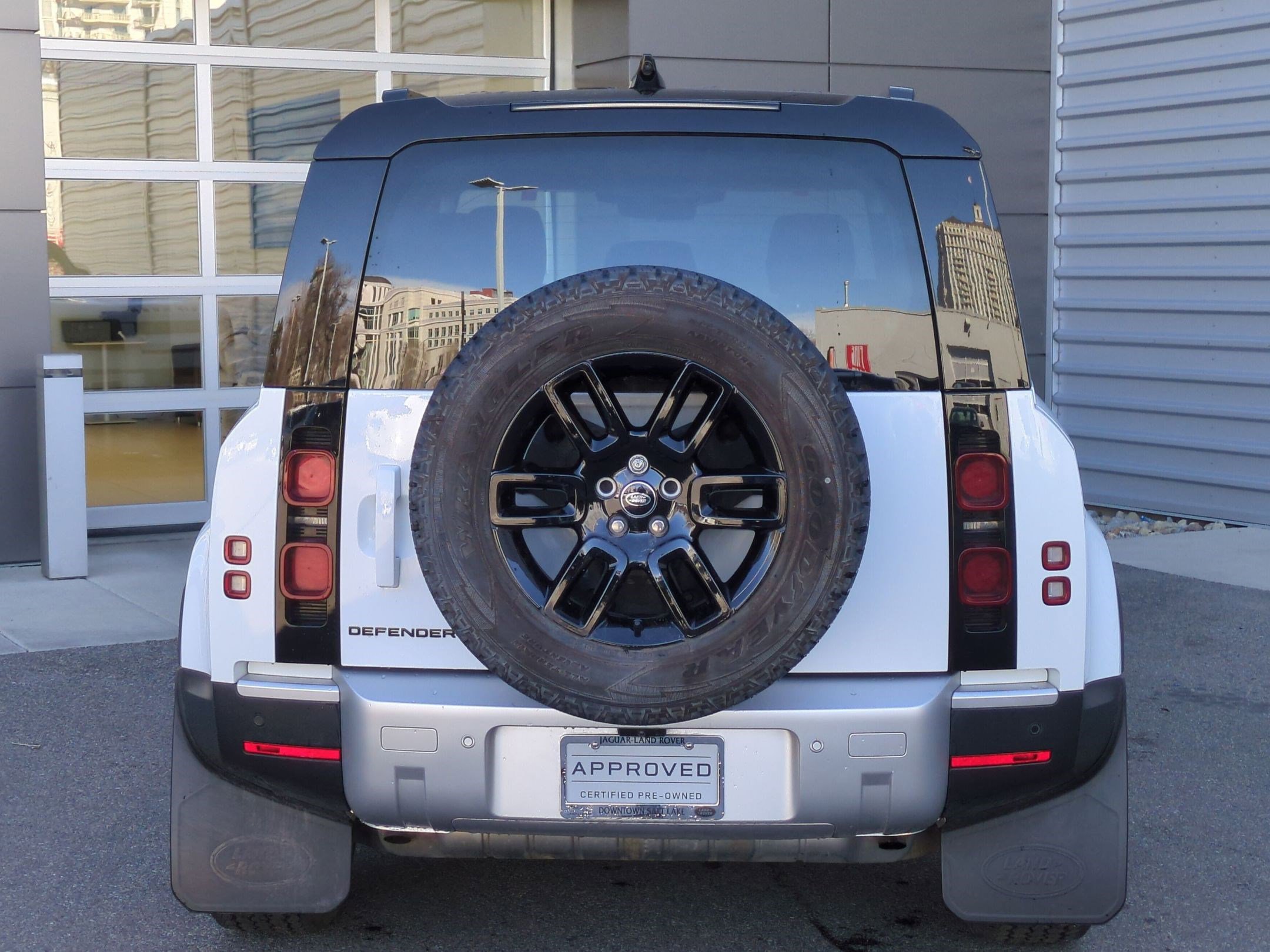 2025 Land Rover Defender 110 S