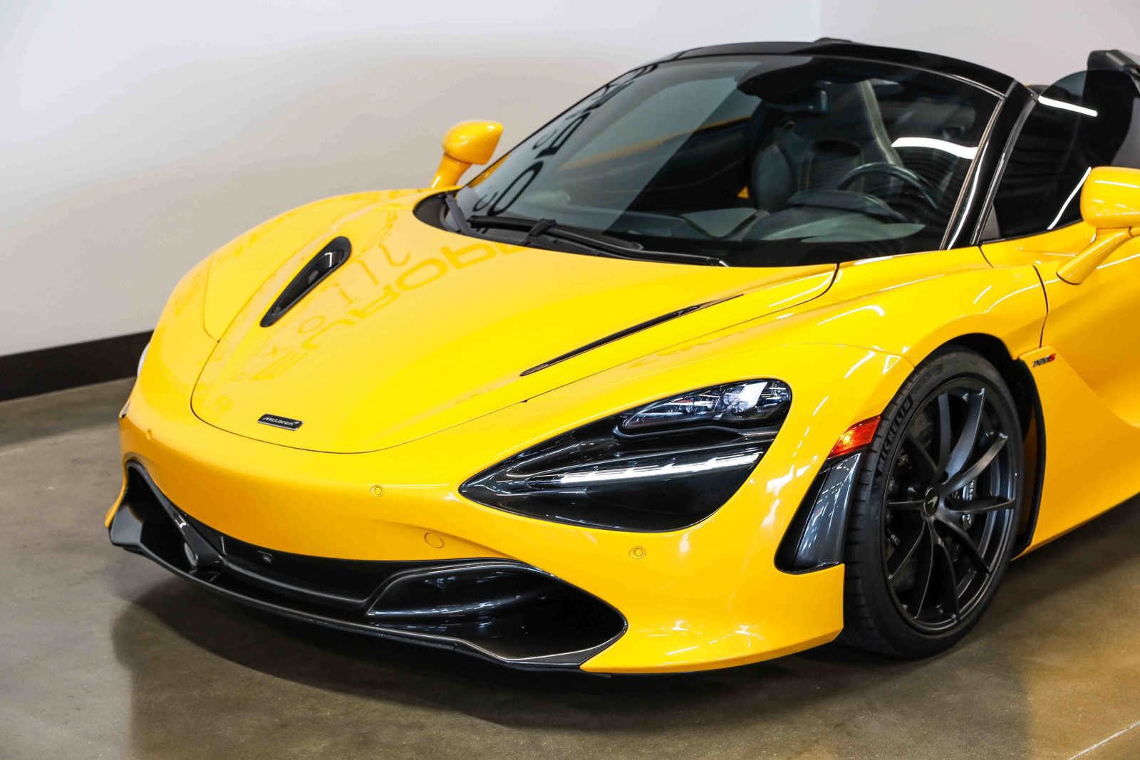 Used 2022 McLaren 720S Performance photo 24