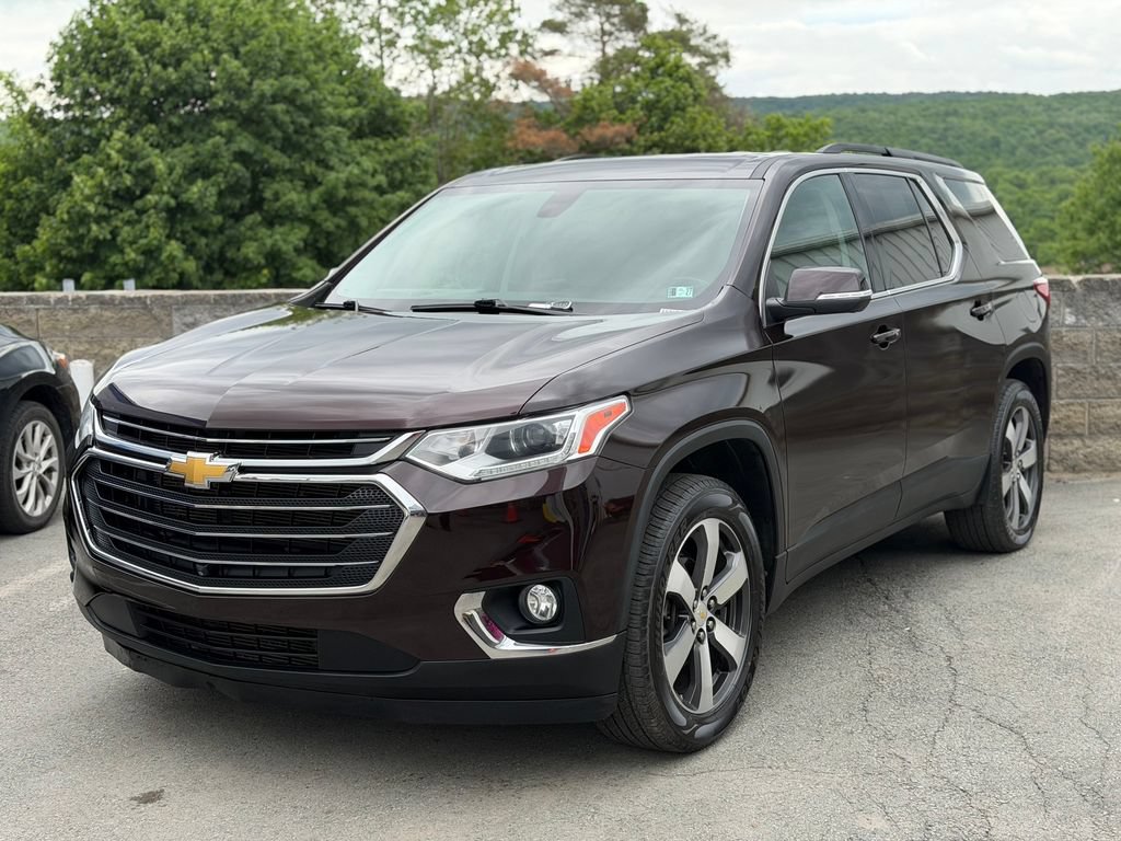 Used 2021 Chevrolet Traverse LT w/ LT Premium Package