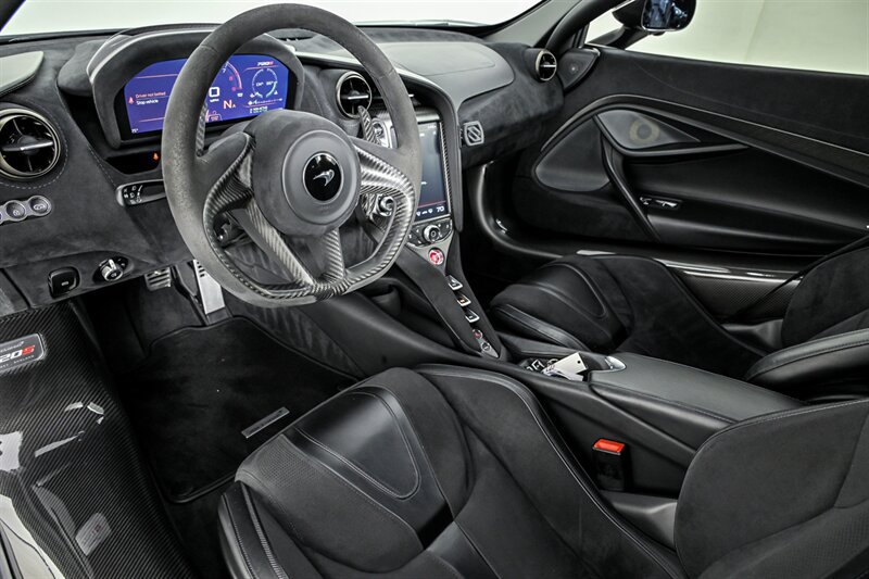Used 2020 McLaren 720S Performance photo 18