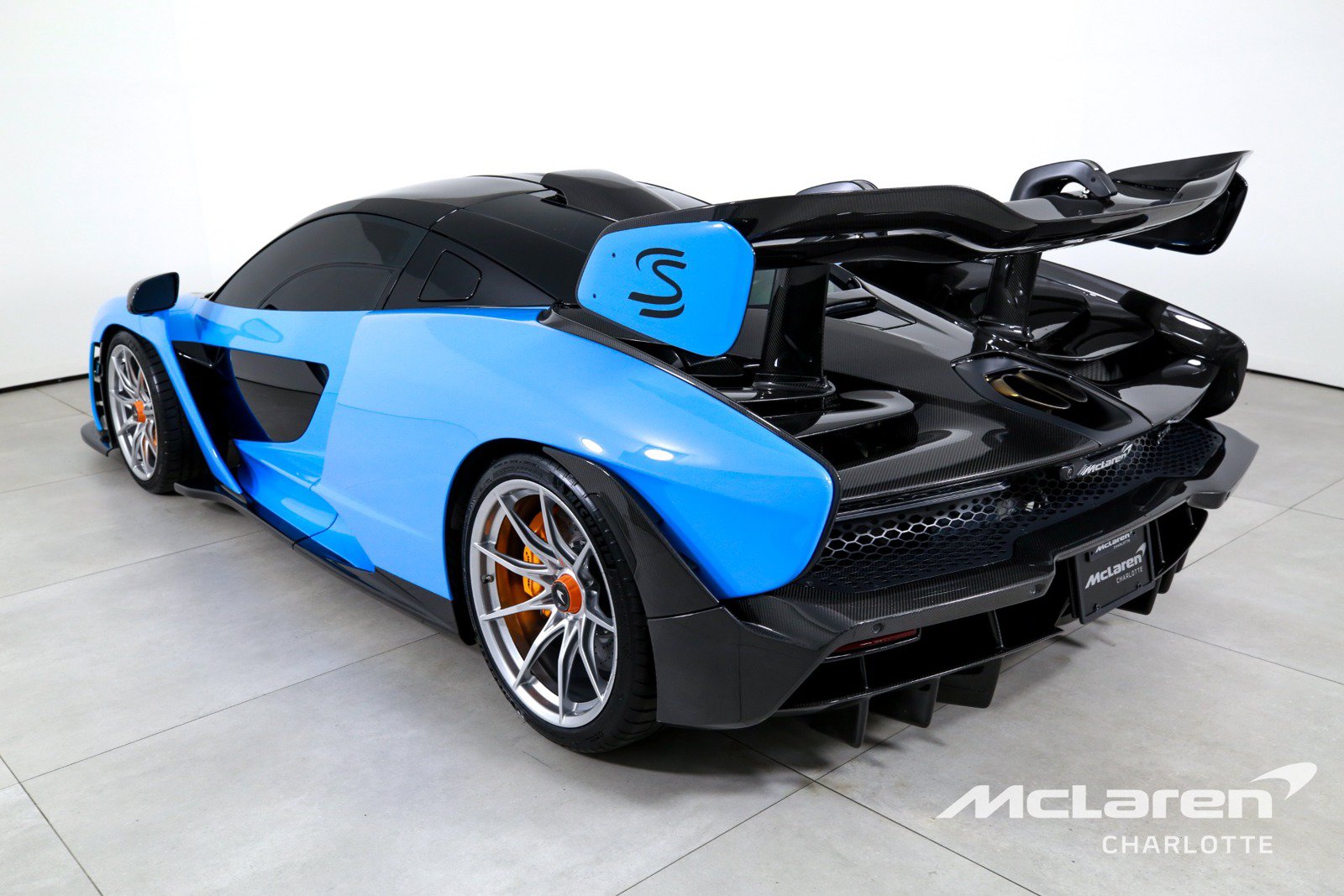 Used 2019 McLaren Senna photo 7