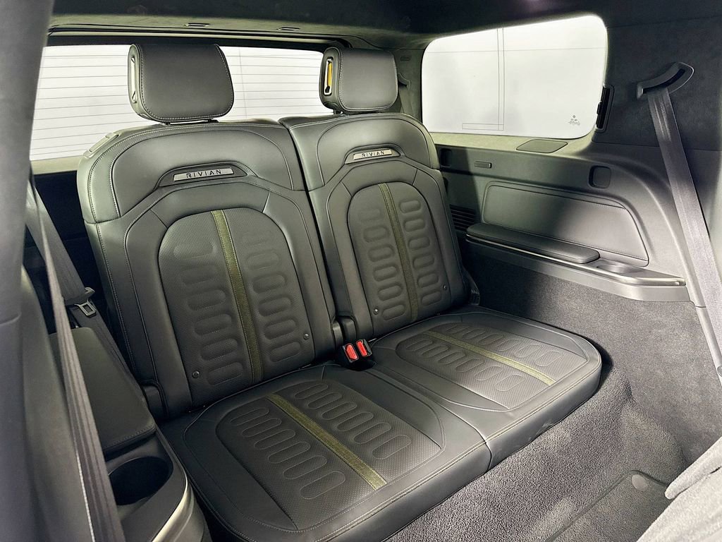 2025 Rivian R1S Adventure