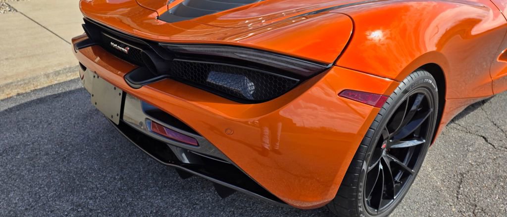 Used 2018 McLaren 720S Performance photo 23