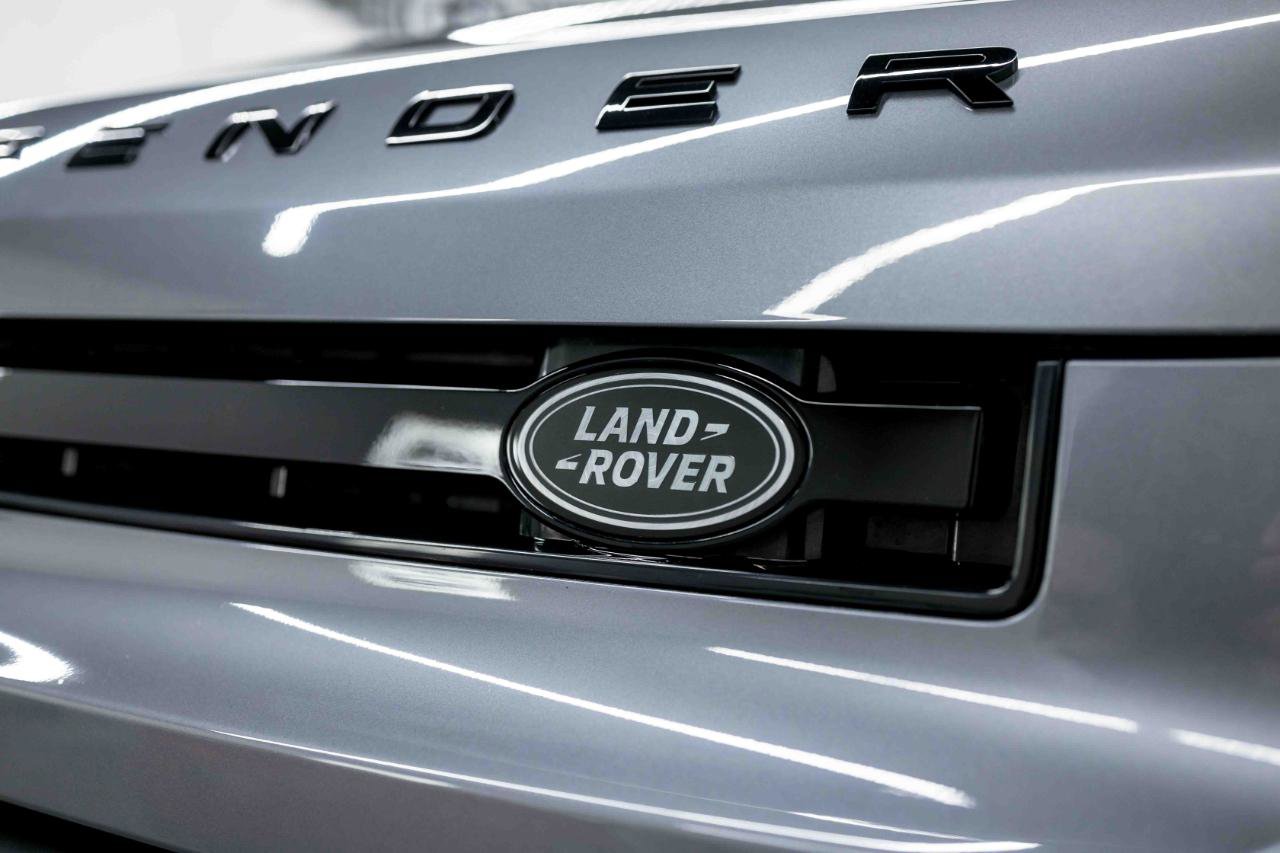 2023 Land Rover Defender 130 SE