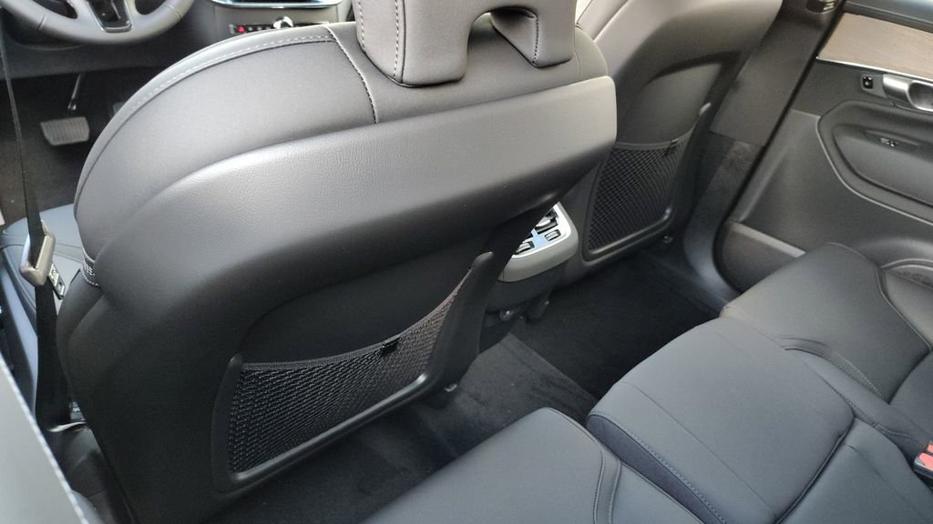 2026 Volvo Xc90 B6 Plus