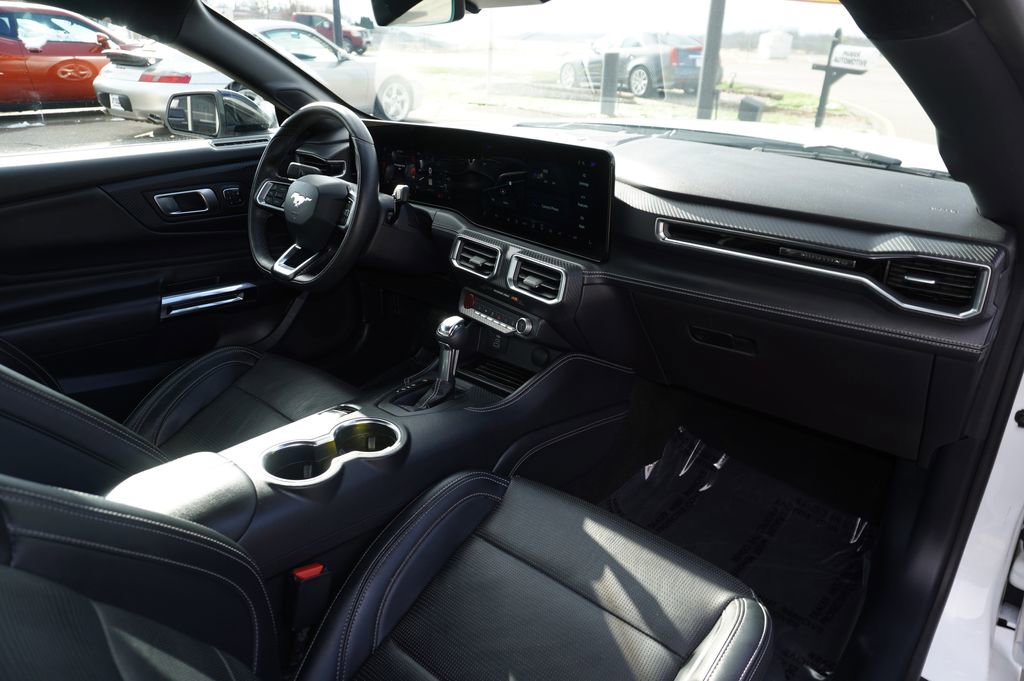 2024 Ford Mustang Premium