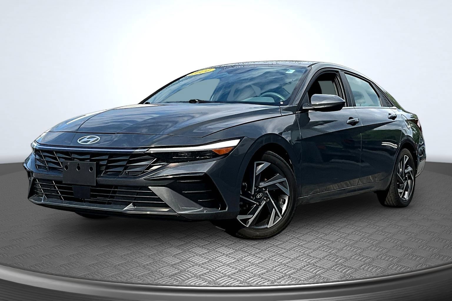 Used 2024 Hyundai Elantra SEL w/ Convenience Package