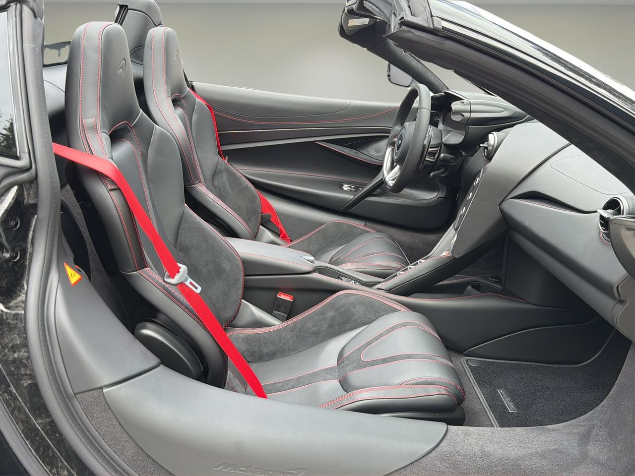 Used 2025 McLaren 750S Spider photo 17