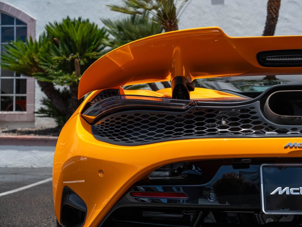 Used 2025 McLaren 750S photo 24