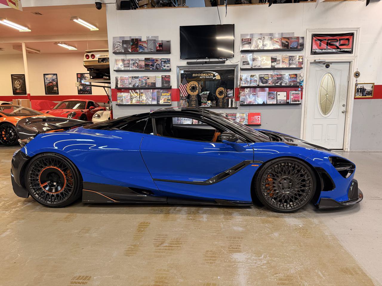 Used 2022 McLaren 720S Performance photo 9
