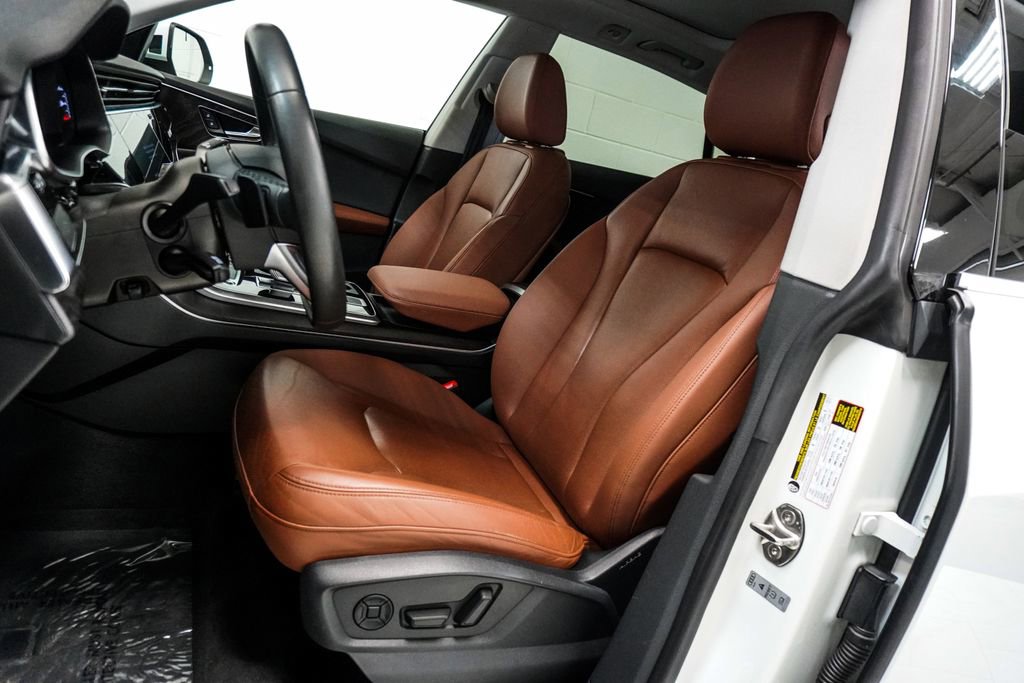 2022 Audi Q8 Premium Plus