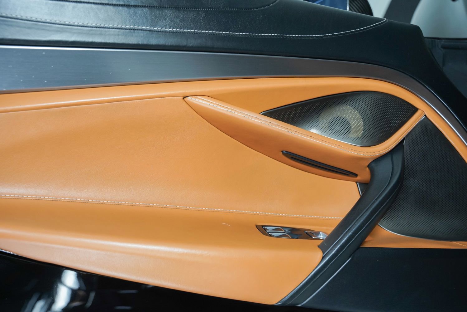 Used 2020 McLaren 720S Luxury photo 40
