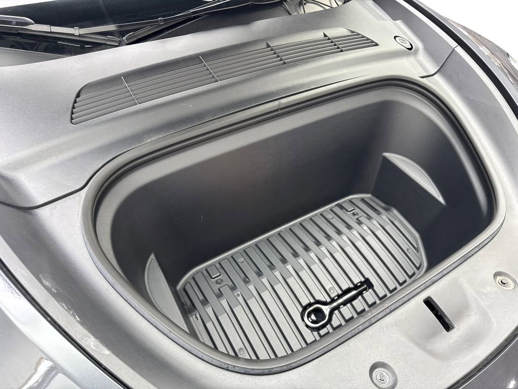 2024 Tesla Model Y Performance