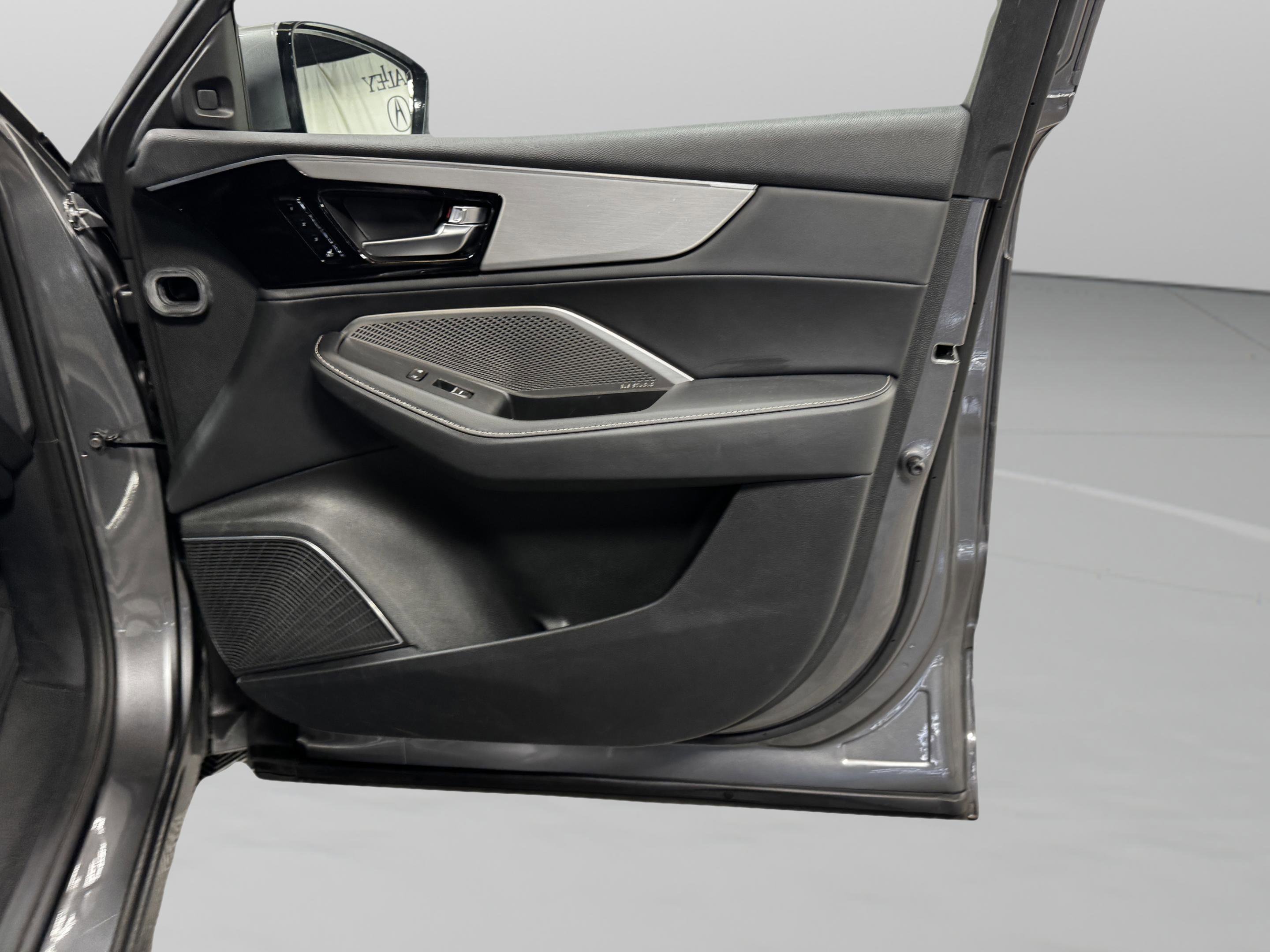 2023 Acura MDX FWD w/ Technology Package