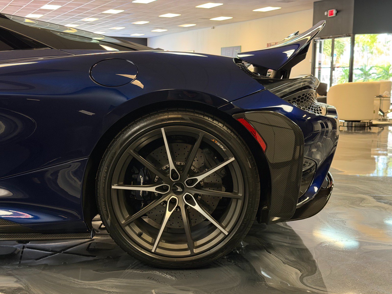 Used 2022 McLaren 765LT photo 14