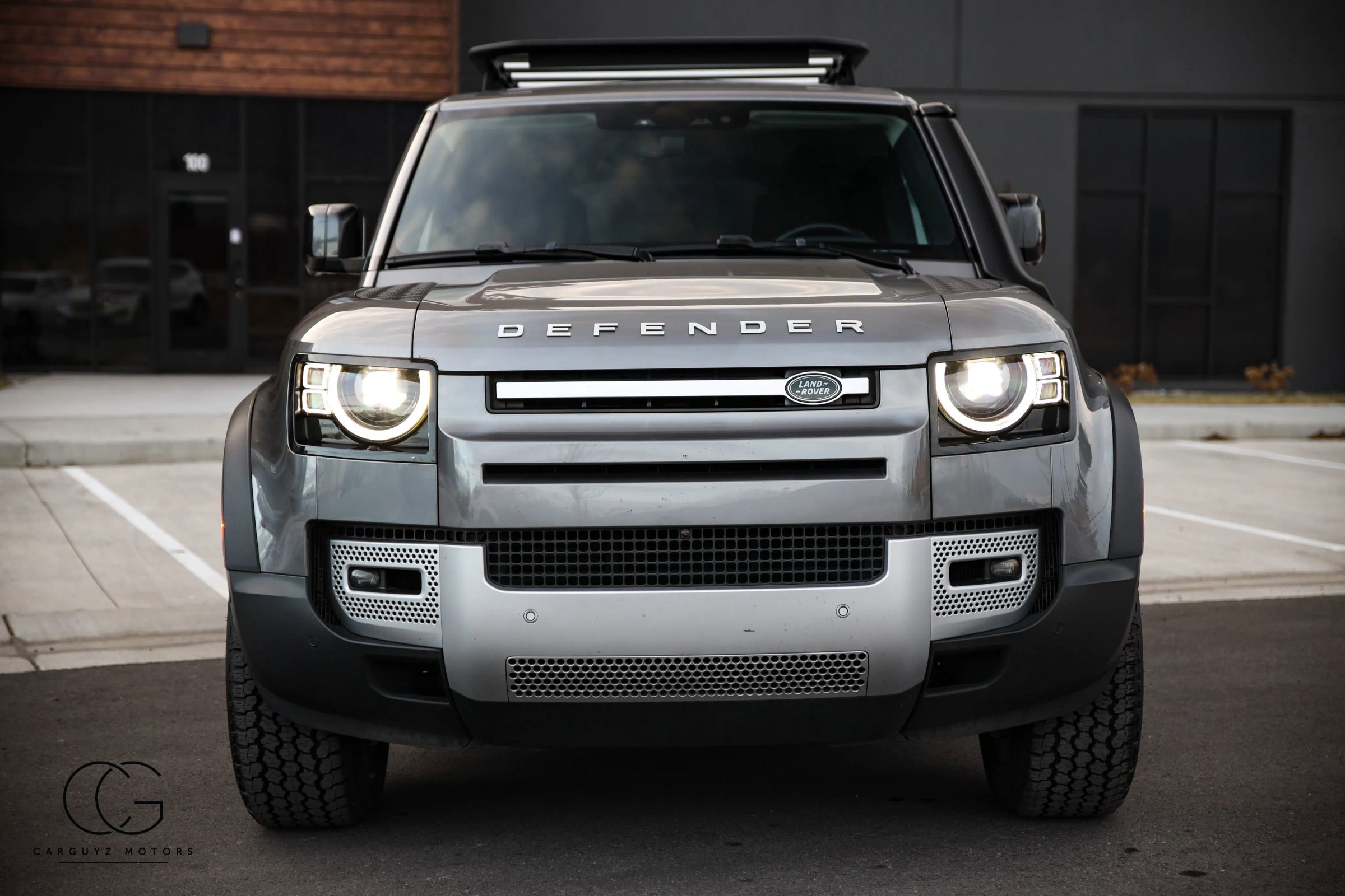 2022 Land Rover Defender 110 SE