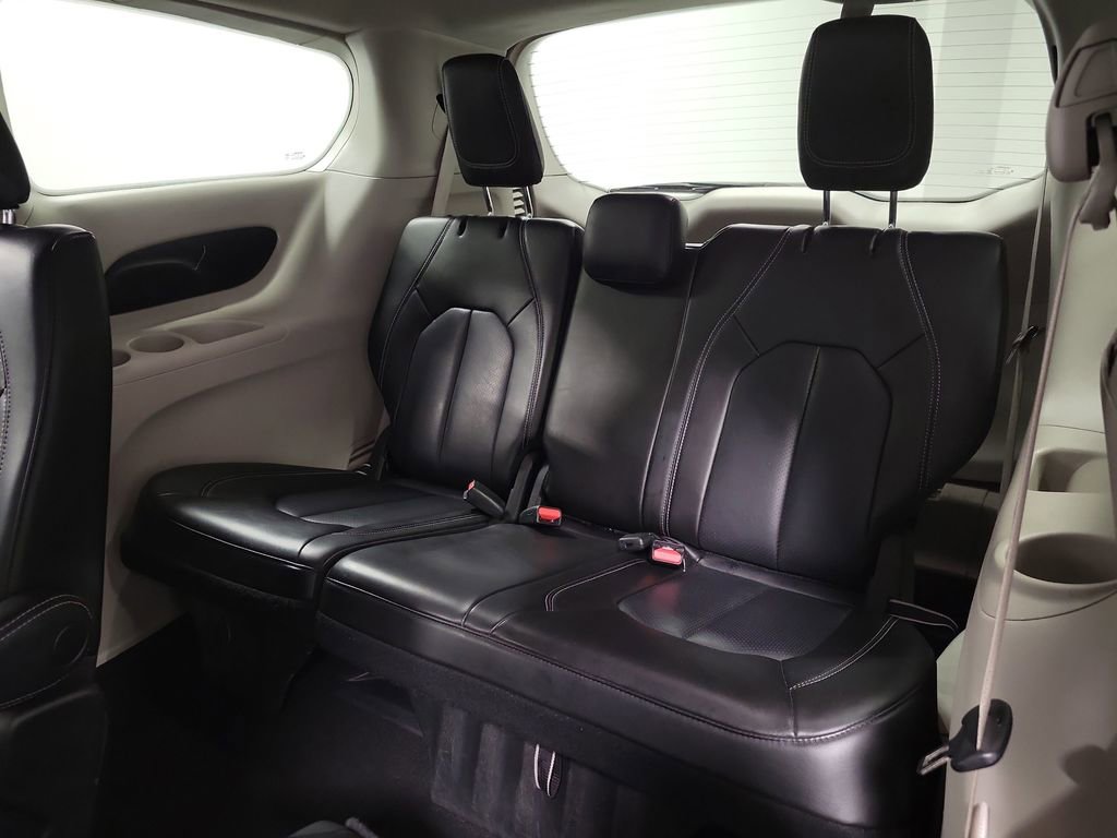 2023 Chrysler Pacifica Touring-L