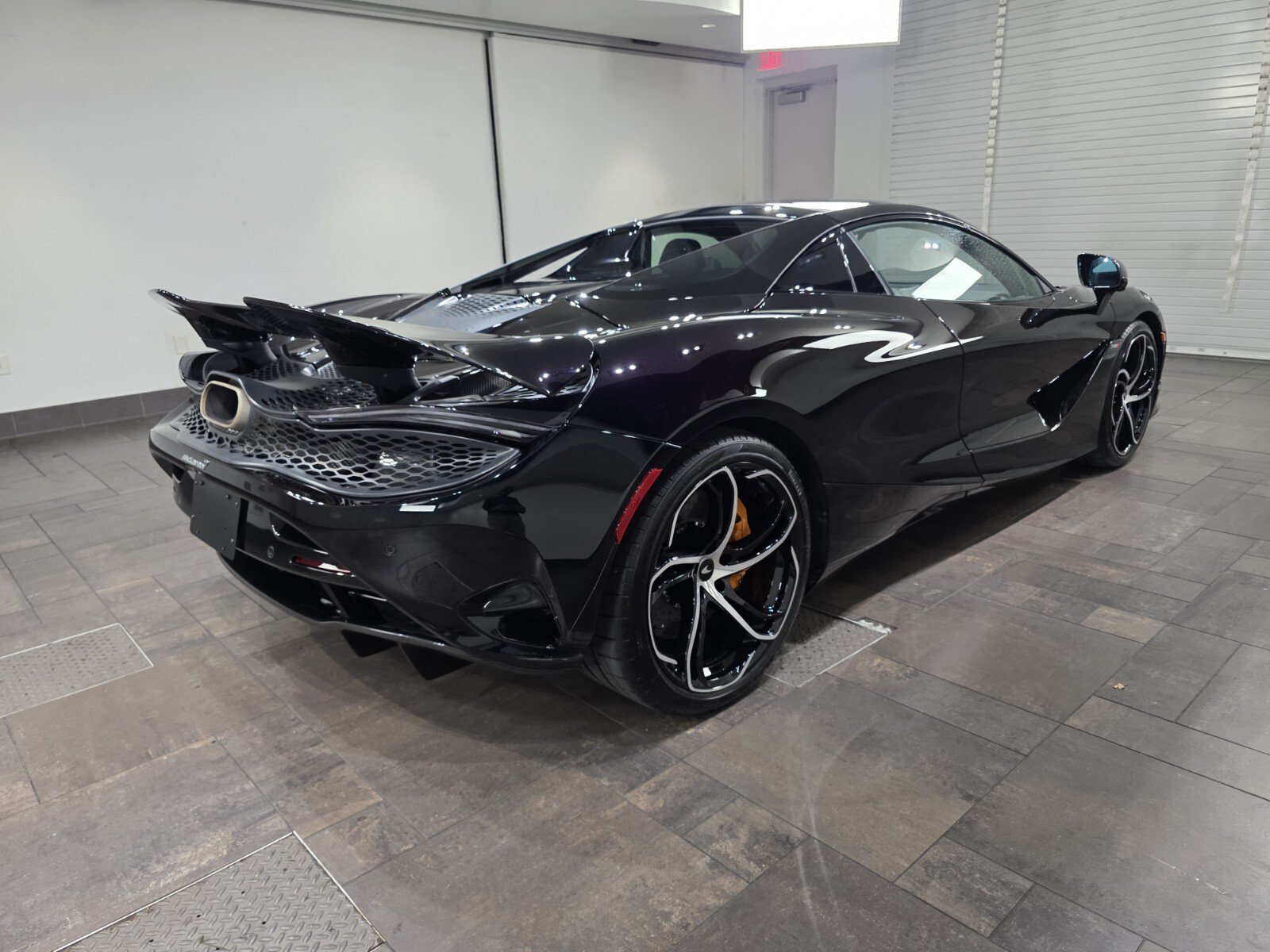 Used 2025 McLaren 750S Spider photo 23