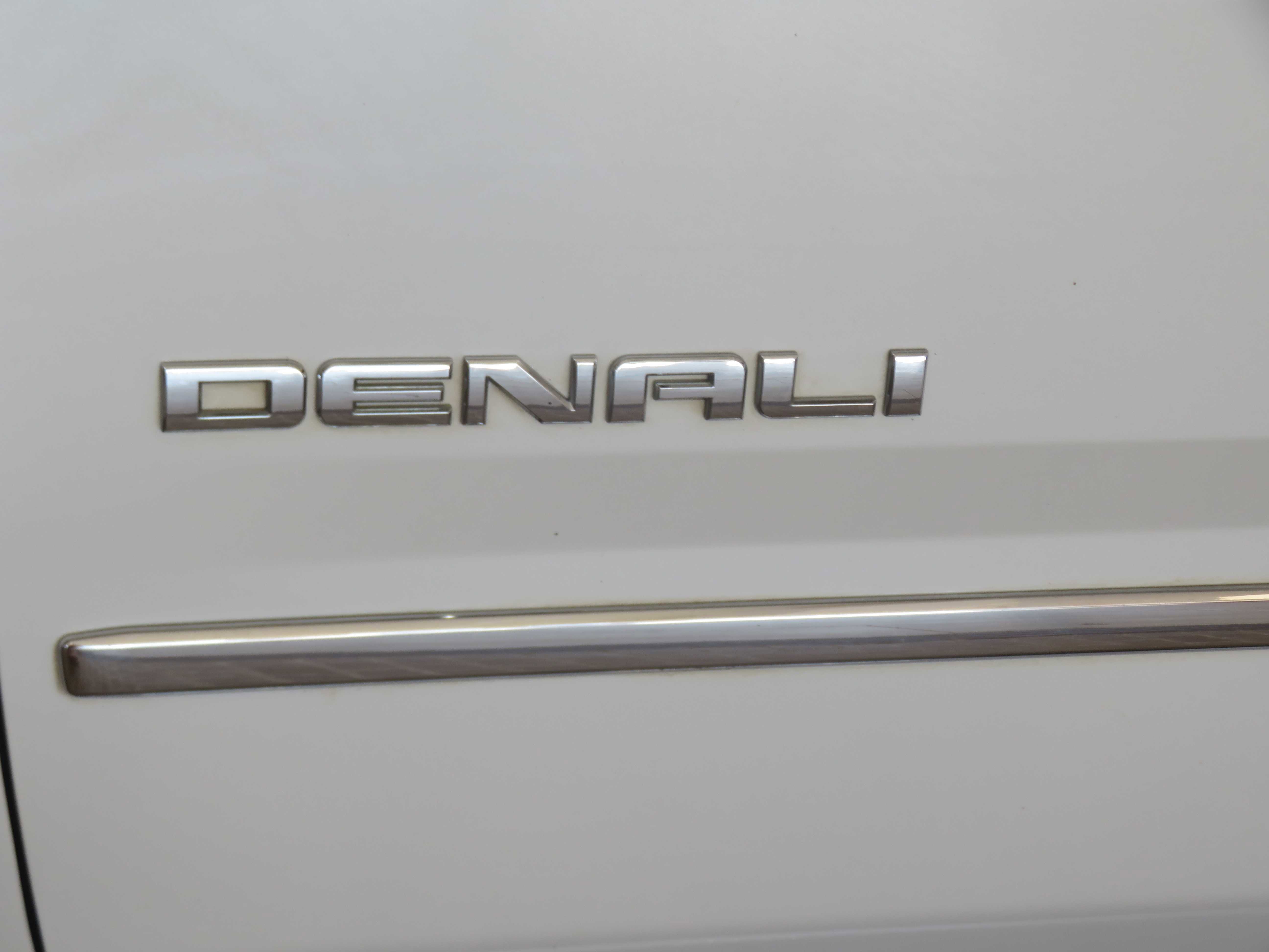 2017 GMC Yukon XL Denali