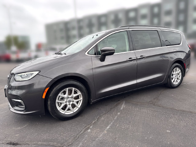 Used 2022 Chrysler Pacifica Touring-L