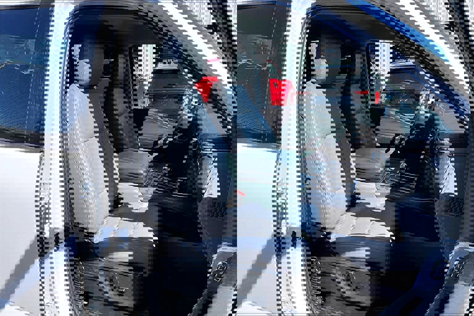 2025 Ford F150 Lightning Flash