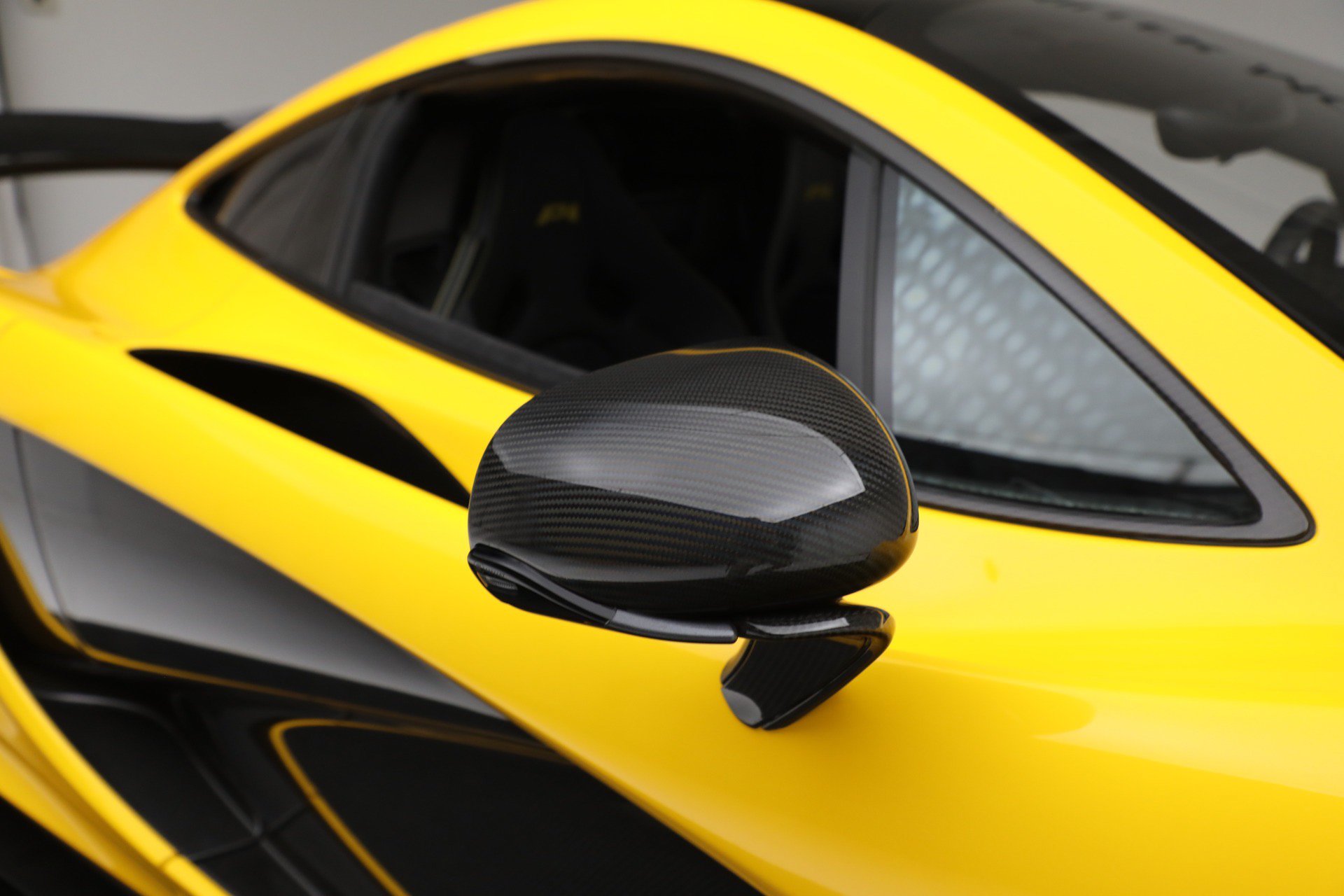 Used 2015 McLaren P1 photo 31