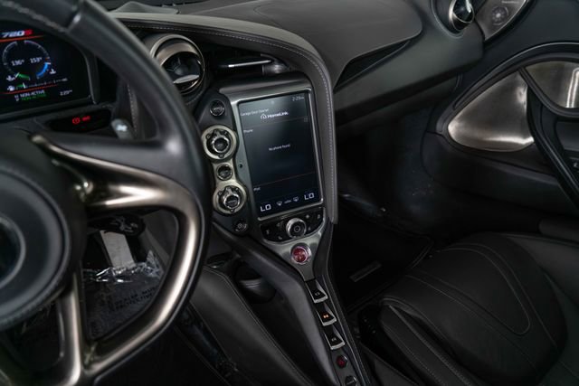Used 2018 McLaren 720S photo 19