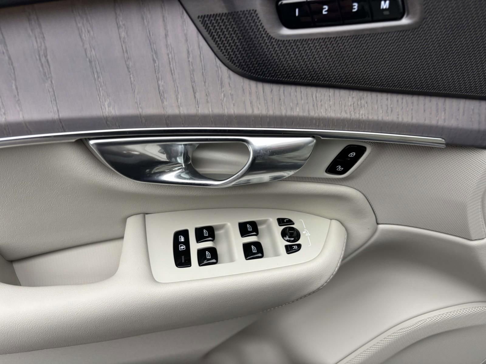 2026 Volvo Xc90 T8 Ultra