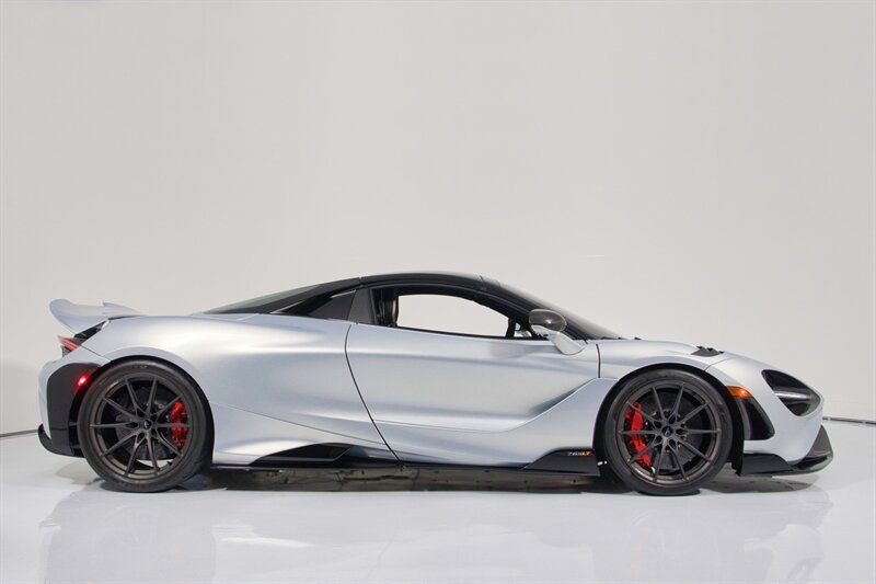 Used 2022 McLaren 765LT photo 15