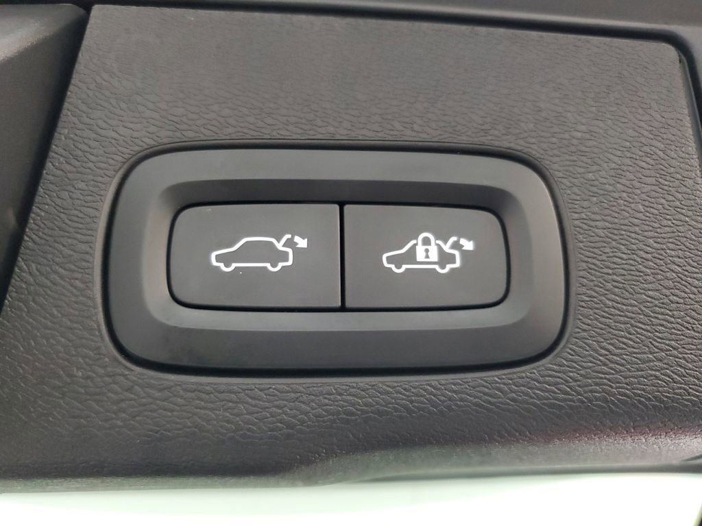 2023 Volvo Xc60 B5 Plus