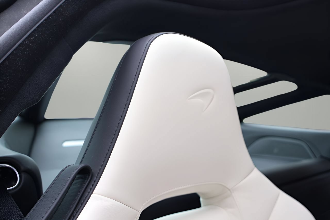 New 2026 McLaren 750S photo 18