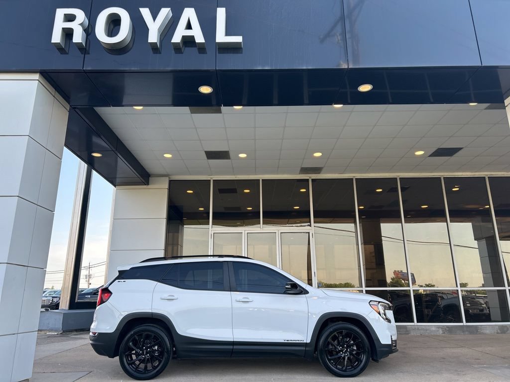 Used 2023 GMC Terrain SLE w/ Elevation Edition