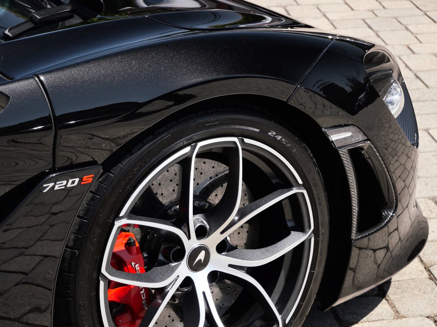 Used 2019 McLaren 720S Performance photo 21