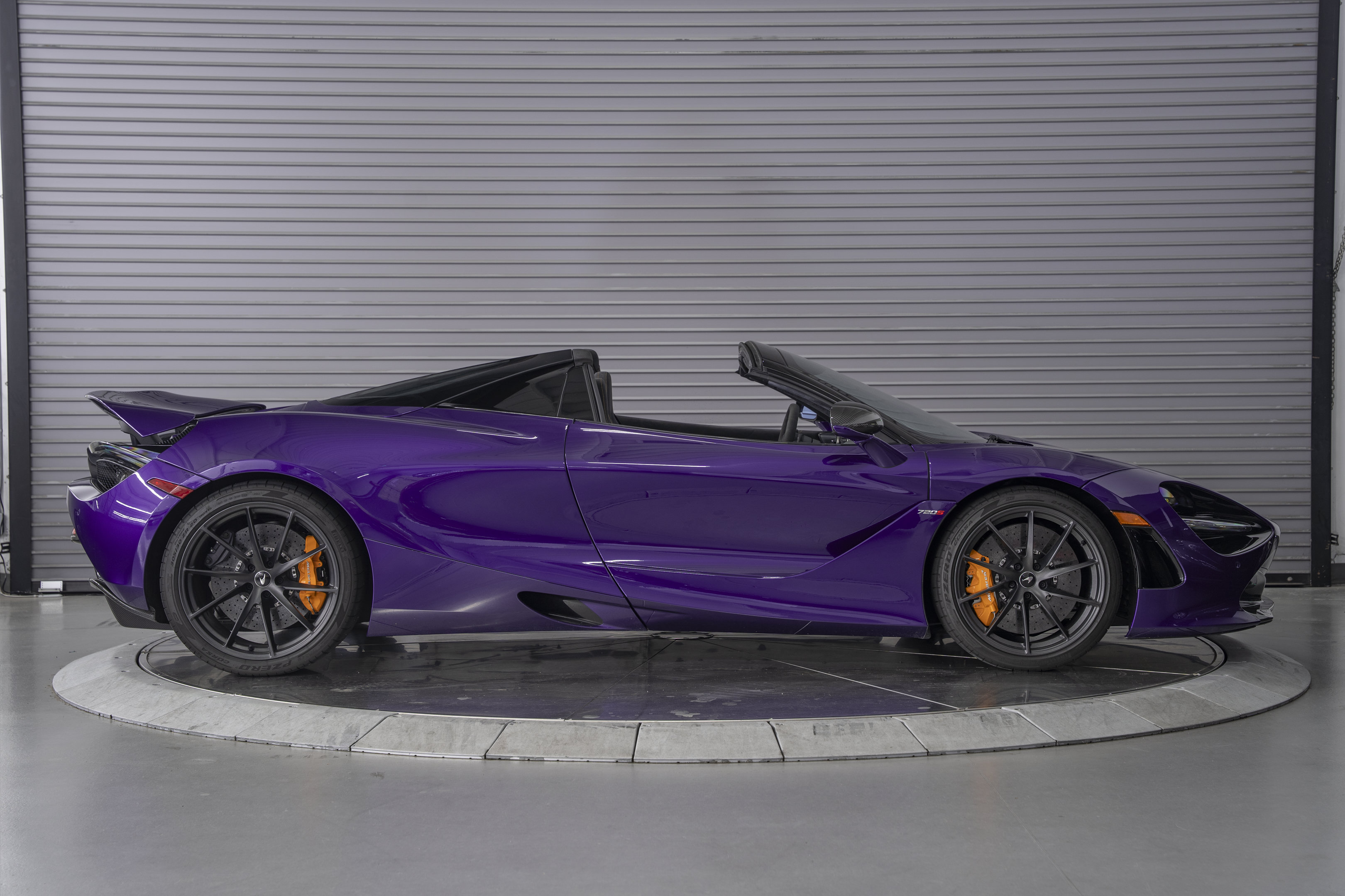 Used 2022 McLaren 720S Spider photo 6