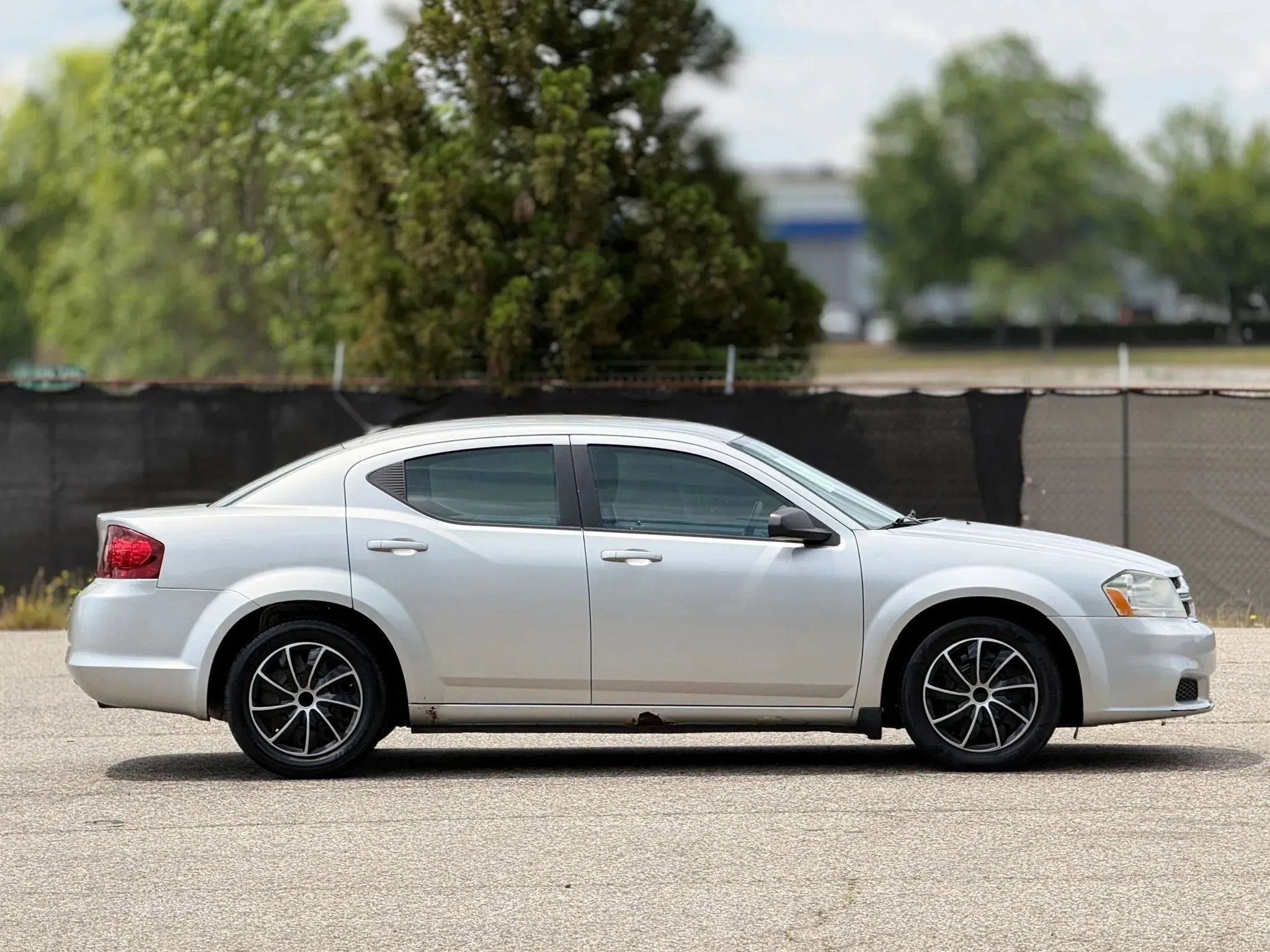 2012 Dodge Avenger SE