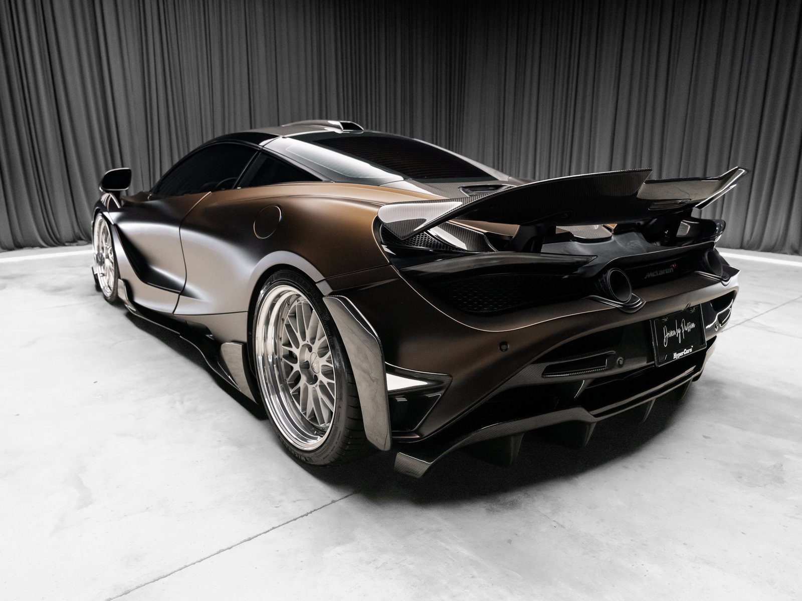 Used 2018 McLaren 720S Luxury photo 16