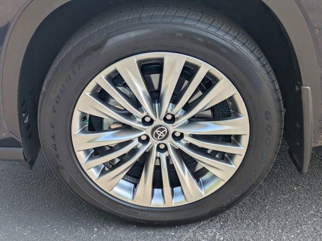 2025 Toyota Highlander Platinum