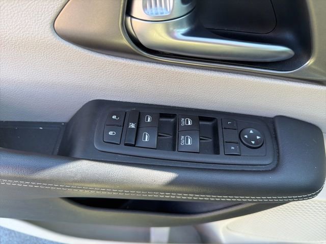 2023 Chrysler Pacifica Touring-L