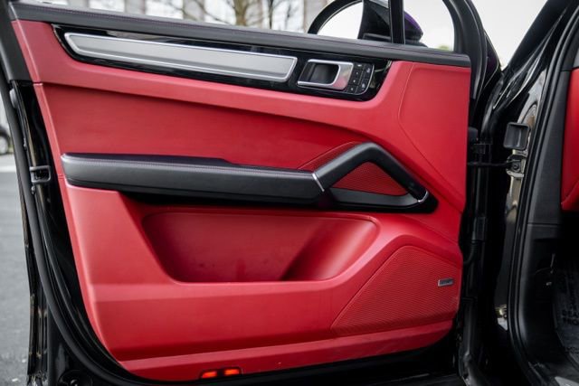 2023 Porsche Cayenne Platinum Edition