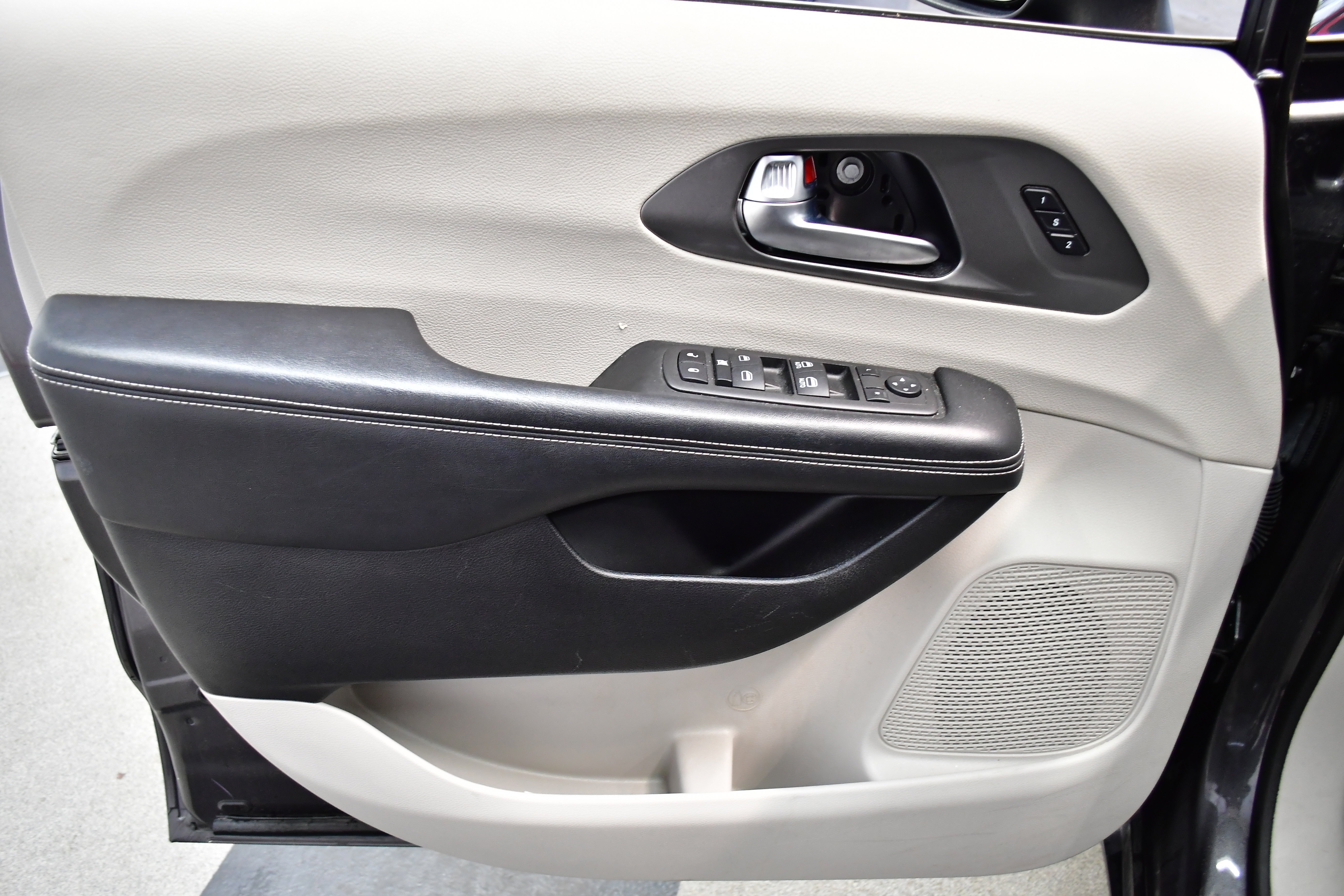 2023 Chrysler Pacifica Touring-L