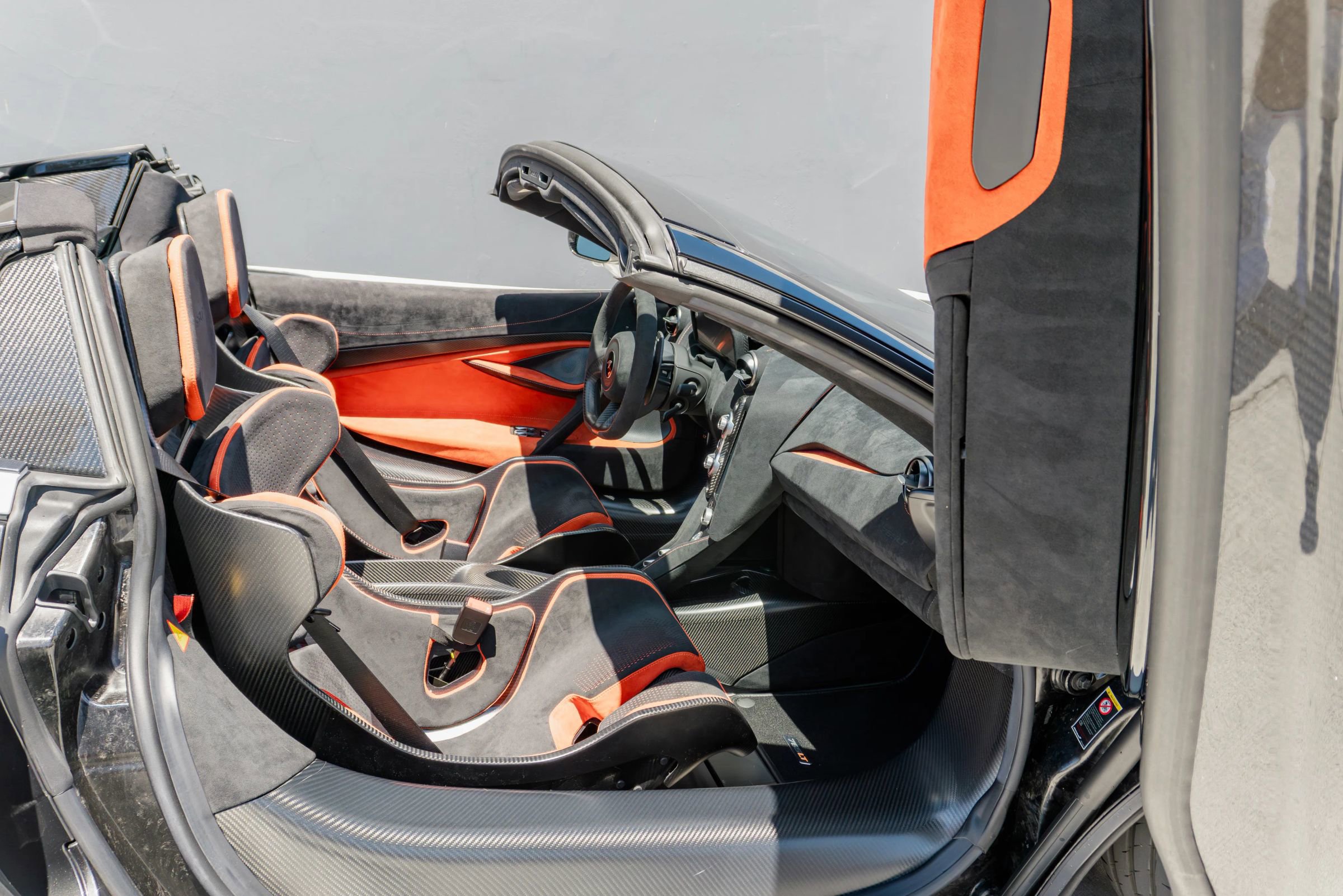 Used 2022 McLaren 765LT photo 64