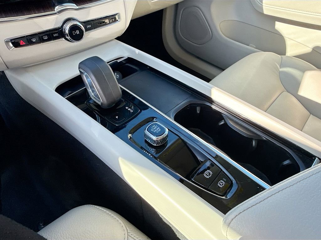 2022 Volvo Xc60 B5 Momentum