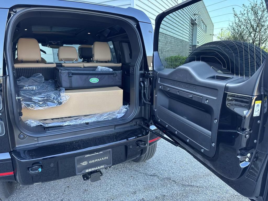 2026 Land Rover Defender 110 X-Dynamic SE