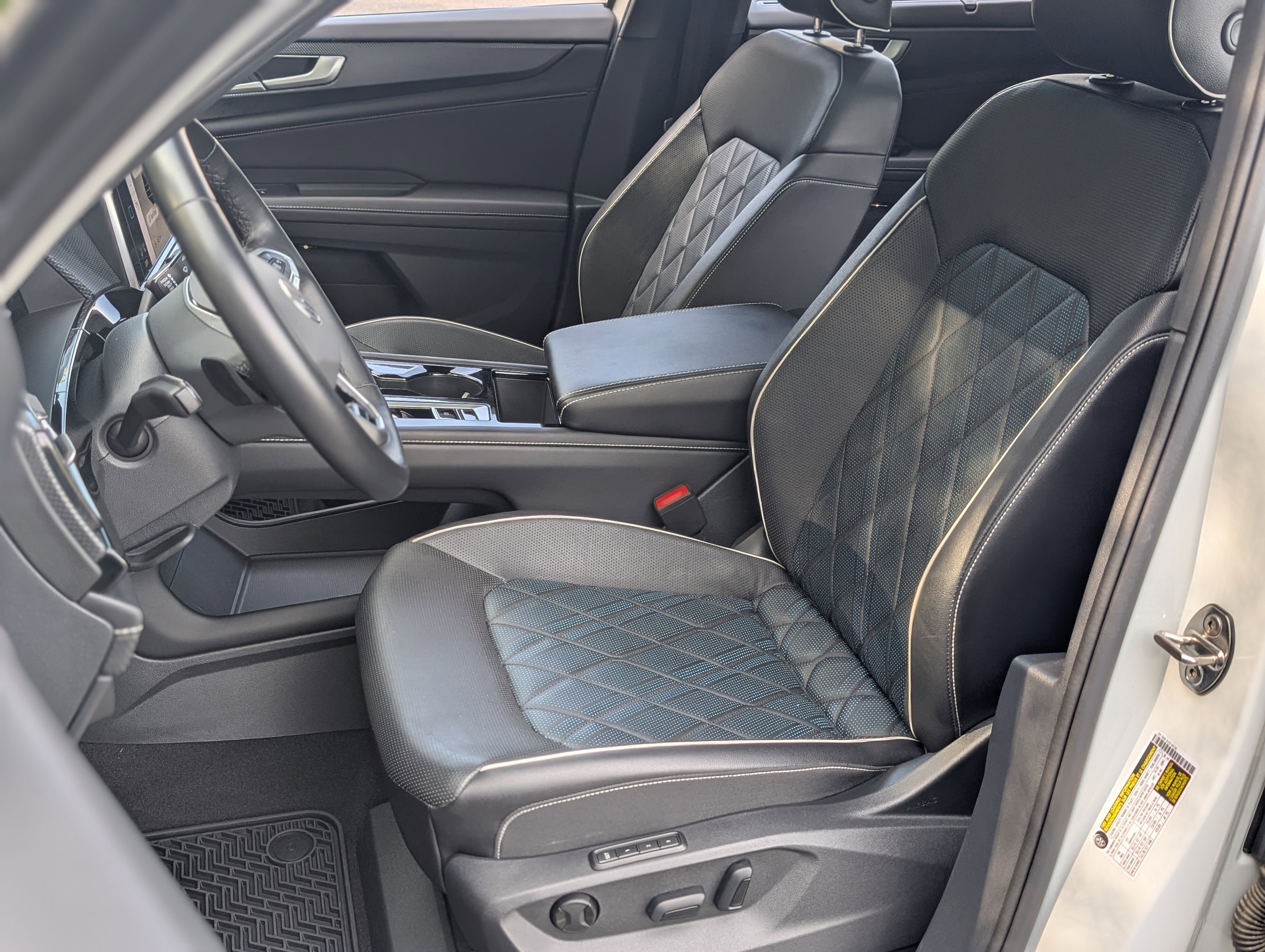 2024 Volkswagen Atlas Cross Sport SEL Premium R-Line