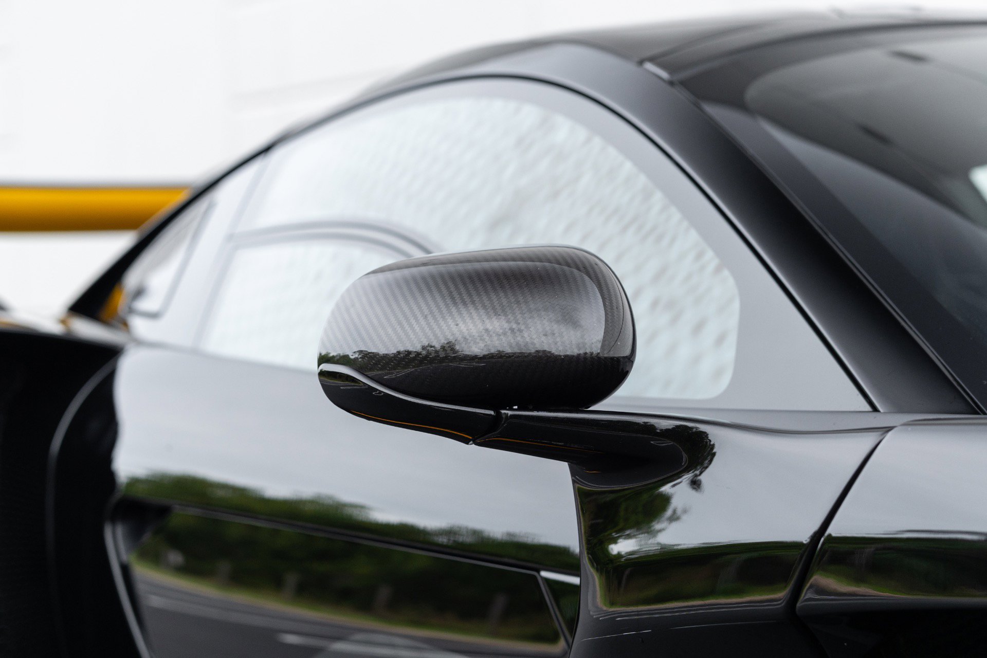 Used 2019 McLaren Senna photo 12