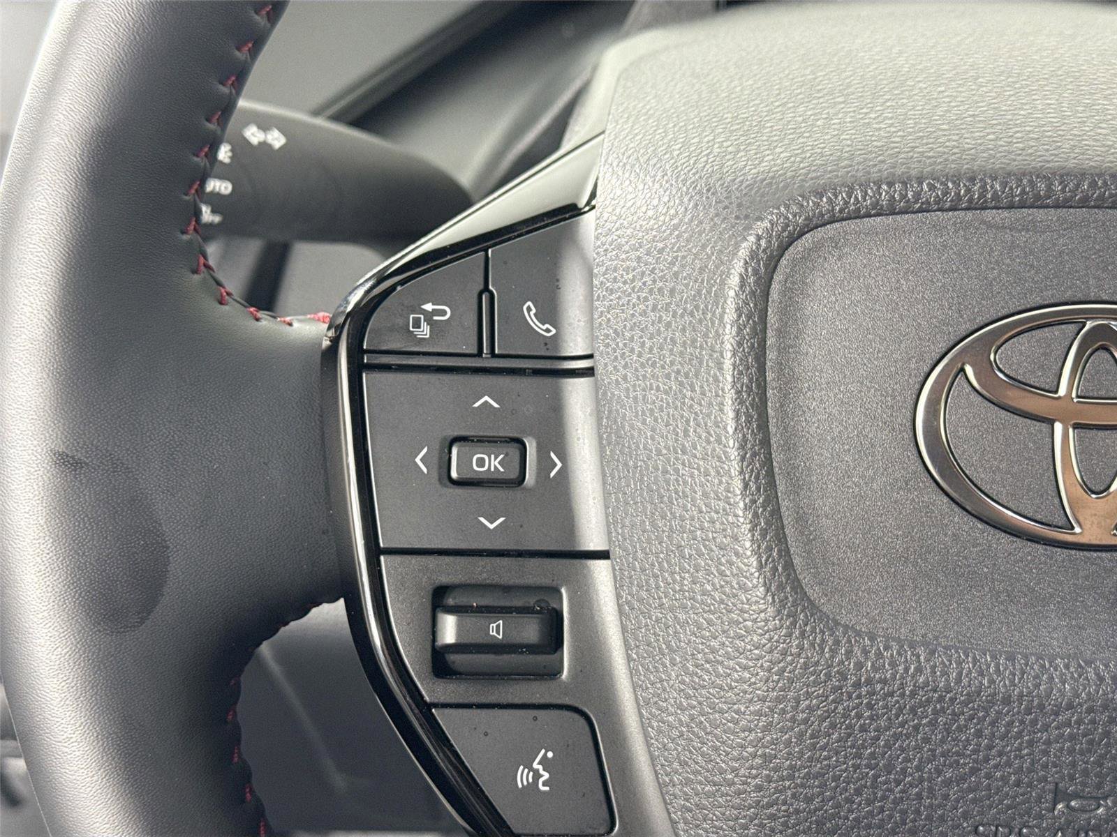 2025 Toyota Prius Plug-In Hybrid