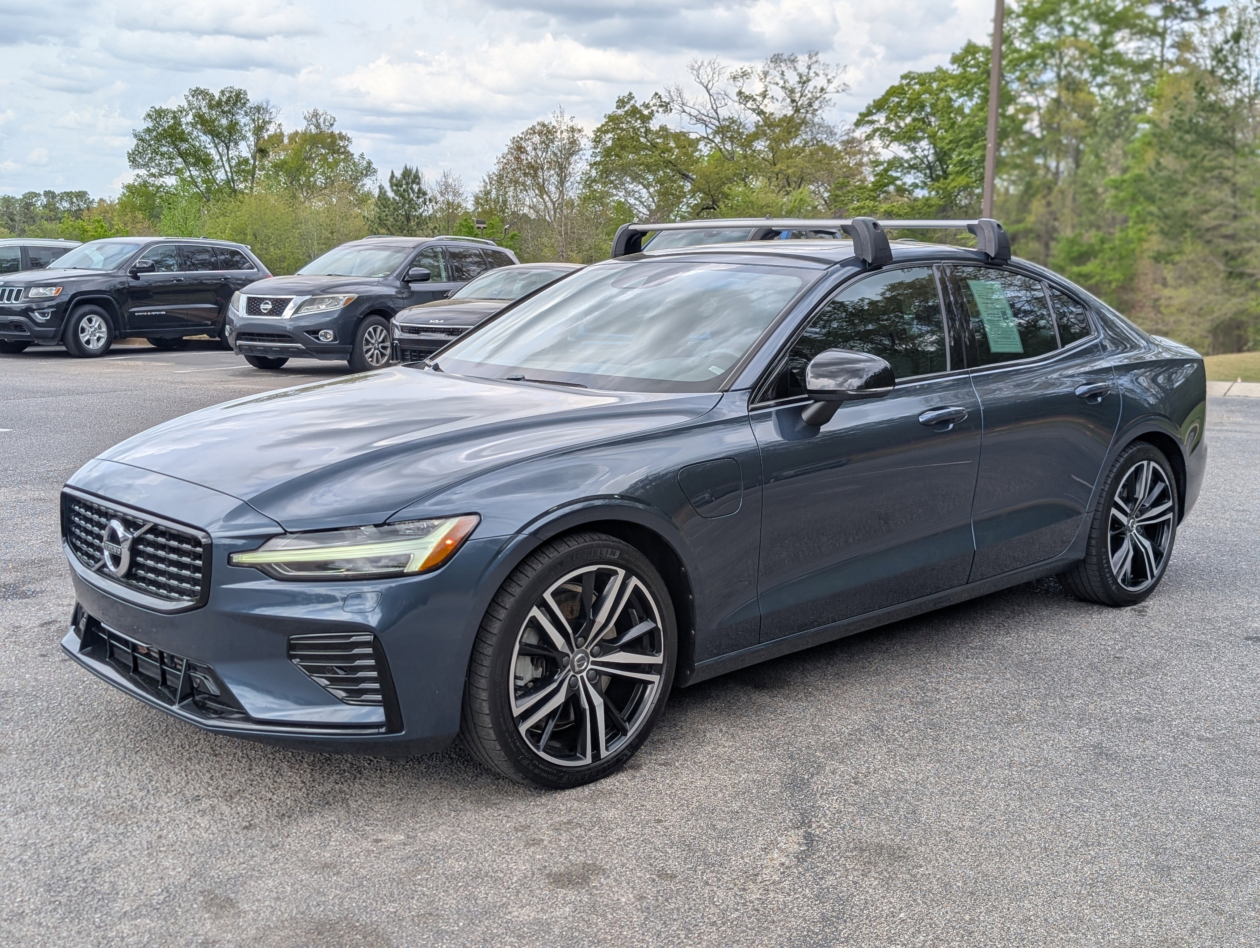 2022 Volvo S60 T8 R-Design