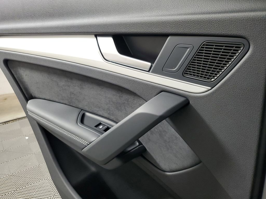 2024 Audi Q5 e Prestige